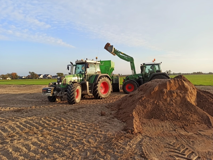 Wysiew mączki mineralnej Melafirsoil